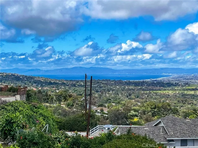 19 Surrey Lane, Rancho Palos Verdes, California 90275