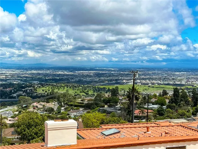 19 Surrey Lane, Rancho Palos Verdes, California 90275
