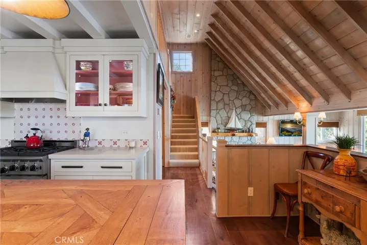 28750 Palisades Drive, Lake Arrowhead, California 92352