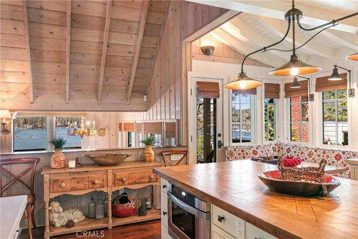 28750 Palisades Drive, Lake Arrowhead, California 92352