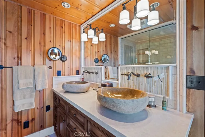 28750 Palisades Drive, Lake Arrowhead, California 92352