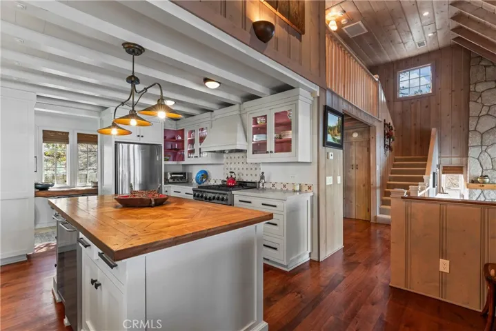 28750 Palisades Drive, Lake Arrowhead, California 92352