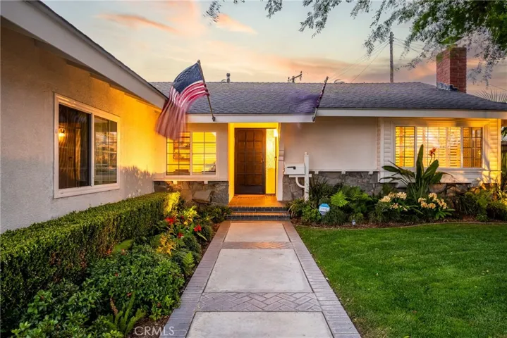 2818 Francis Lane, Costa Mesa, California 92626