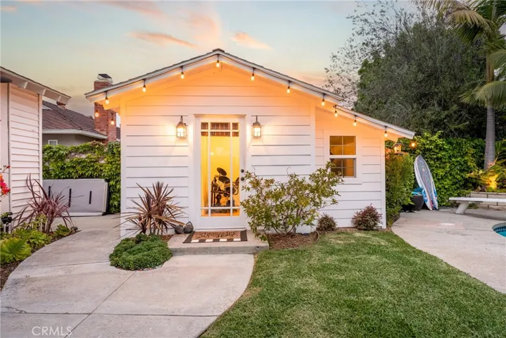 2818 Francis Lane, Costa Mesa, California 92626