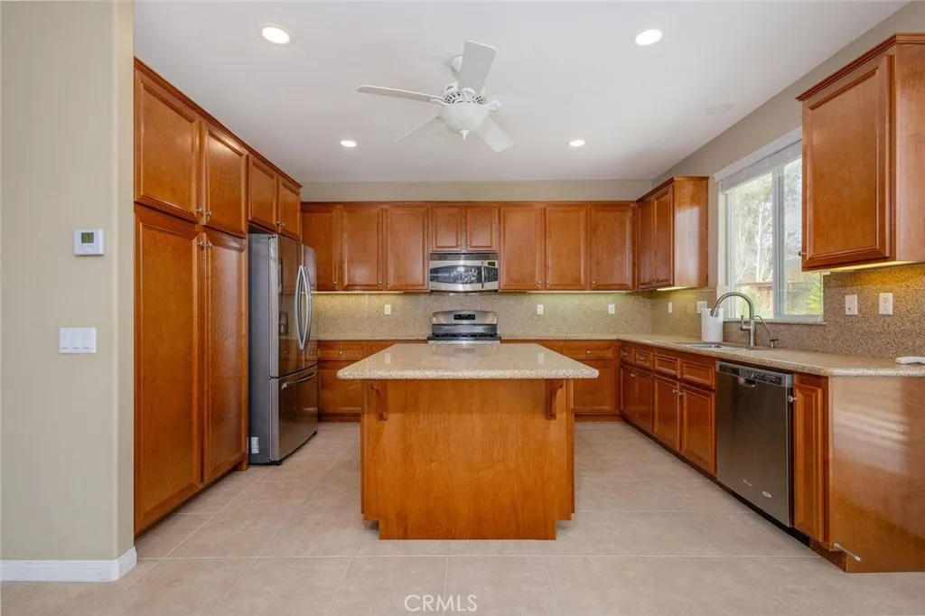7692 Dutra Drive, Hemet, California 92545 home-pic-17