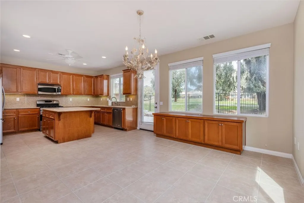 7692 Dutra Drive, Hemet, California 92545 home-pic-19