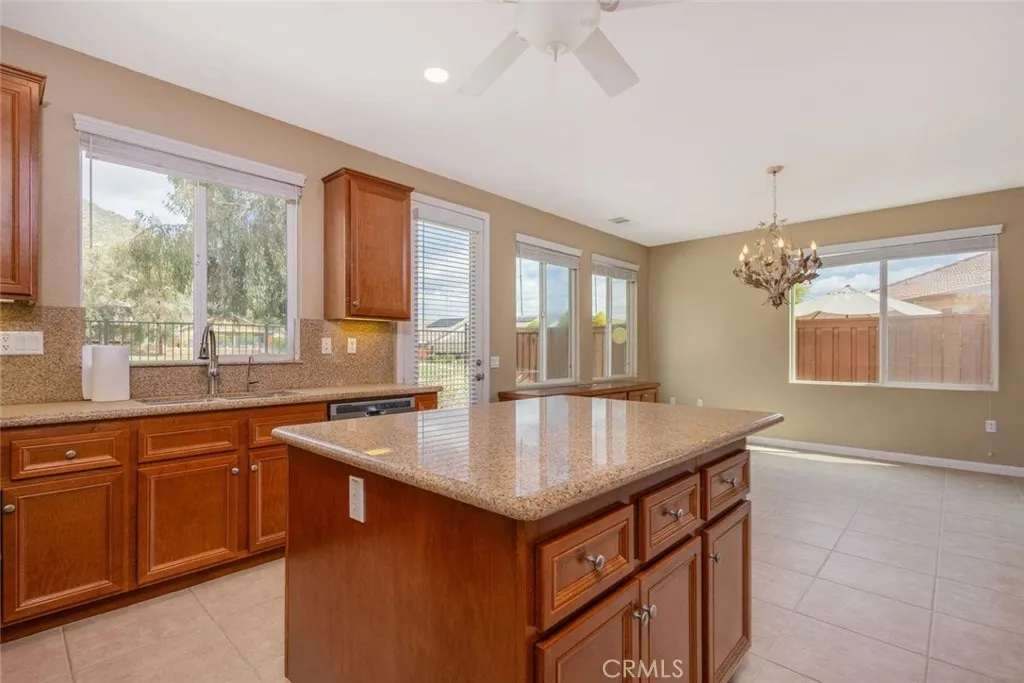 7692 Dutra Drive, Hemet, California 92545 home-pic-18