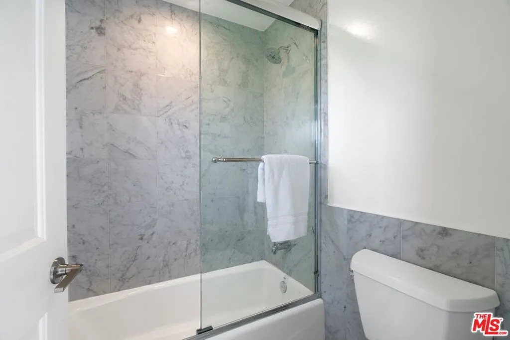 1427 18th Street 3, Santa Monica, California 90404 home-pic-34