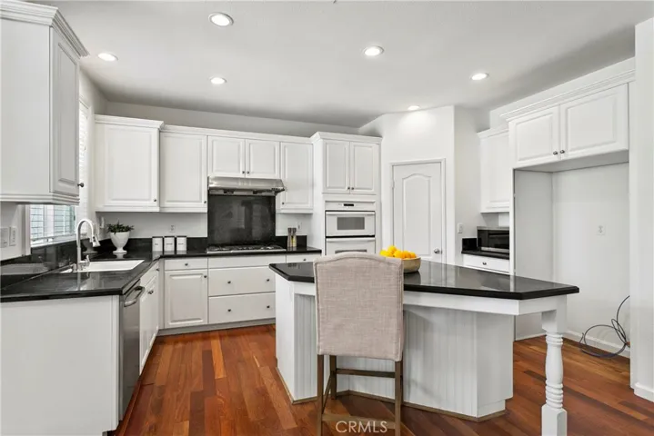 20 La Salle Lane, Ladera Ranch, California 92694