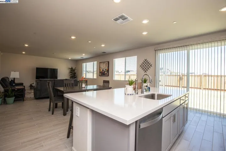 5461 Oneida Way, Antioch, California 94531