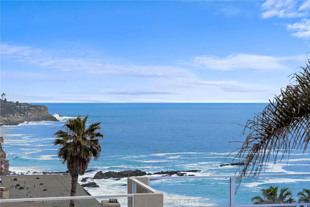 31678 Seacliff Drive, Laguna Beach, California 92651, 2 Bedrooms Bedrooms, ,3 BathroomsBathrooms,Residential,For Sale,Seacliff,LG25080791