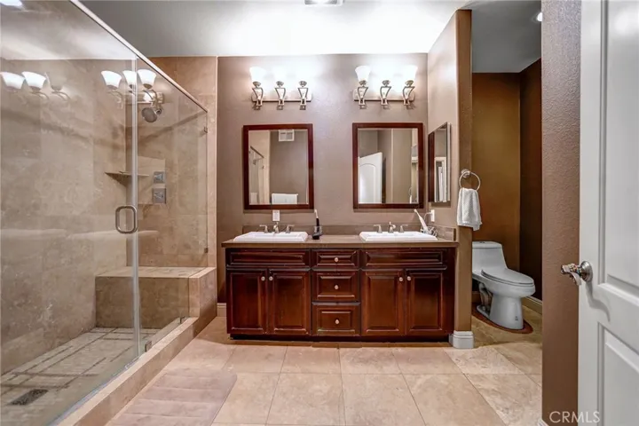 Primary bathroom w/double sinks, shower, full bath - super spacious