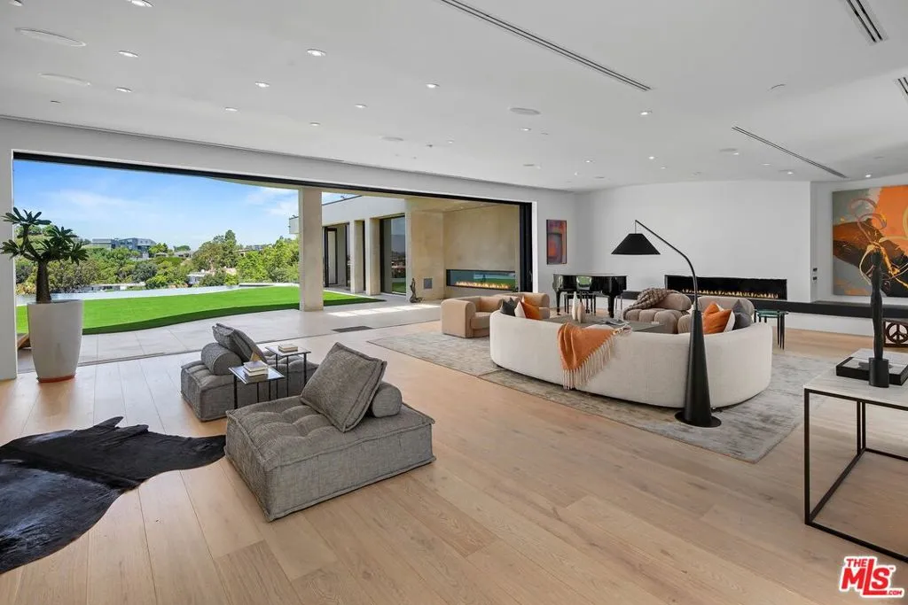 455 Castle Place, Beverly Hills, California 90210 home-pic-7