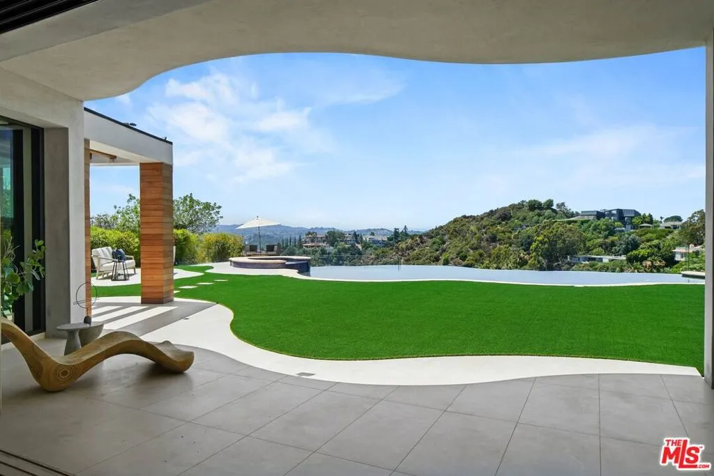 455 Castle Place, Beverly Hills, California 90210 home-pic-47