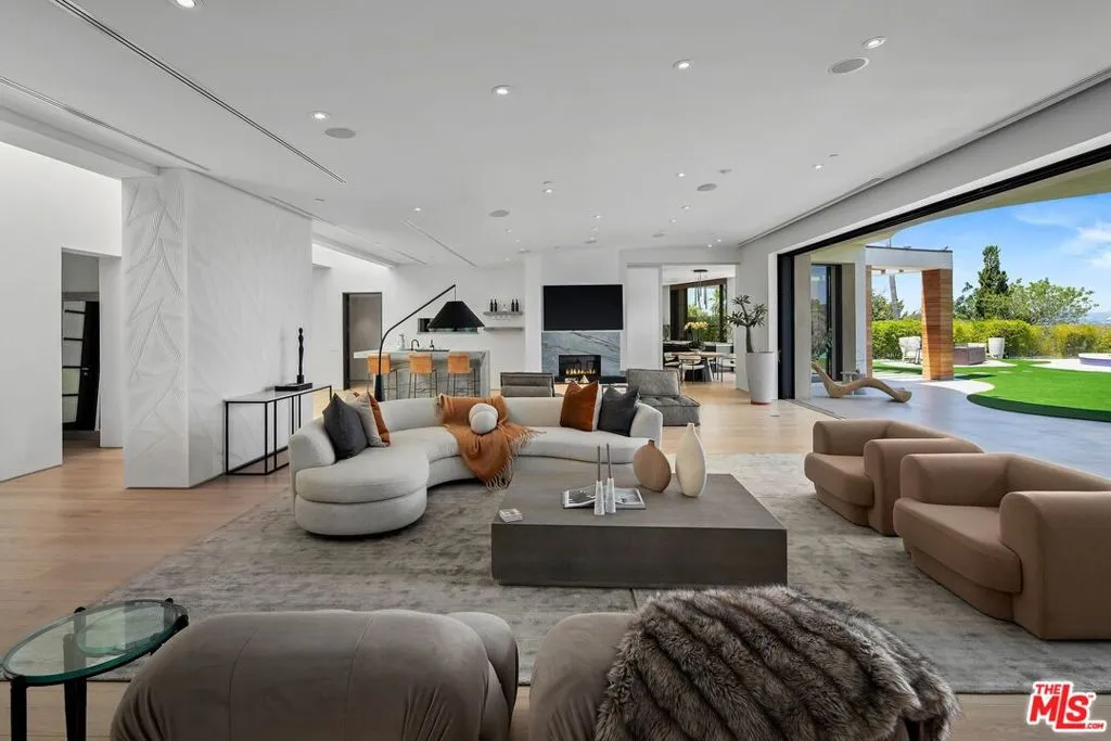 455 Castle Place, Beverly Hills, California 90210 home-pic-5