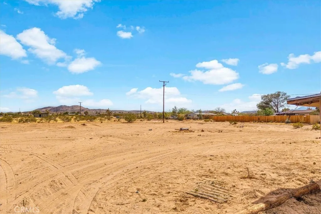 59724 Stearman Road, Landers, California 92285 home-pic-27
