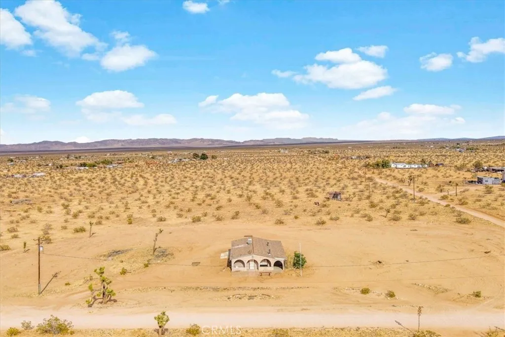 59724 Stearman Road, Landers, California 92285 home-pic-21