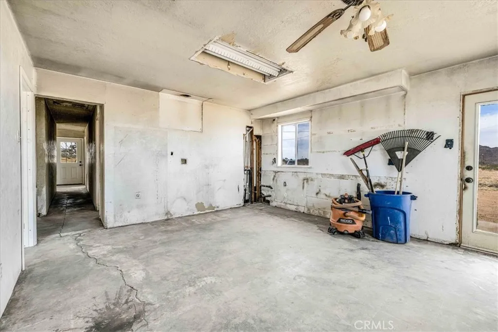 59724 Stearman Road, Landers, California 92285 home-pic-2