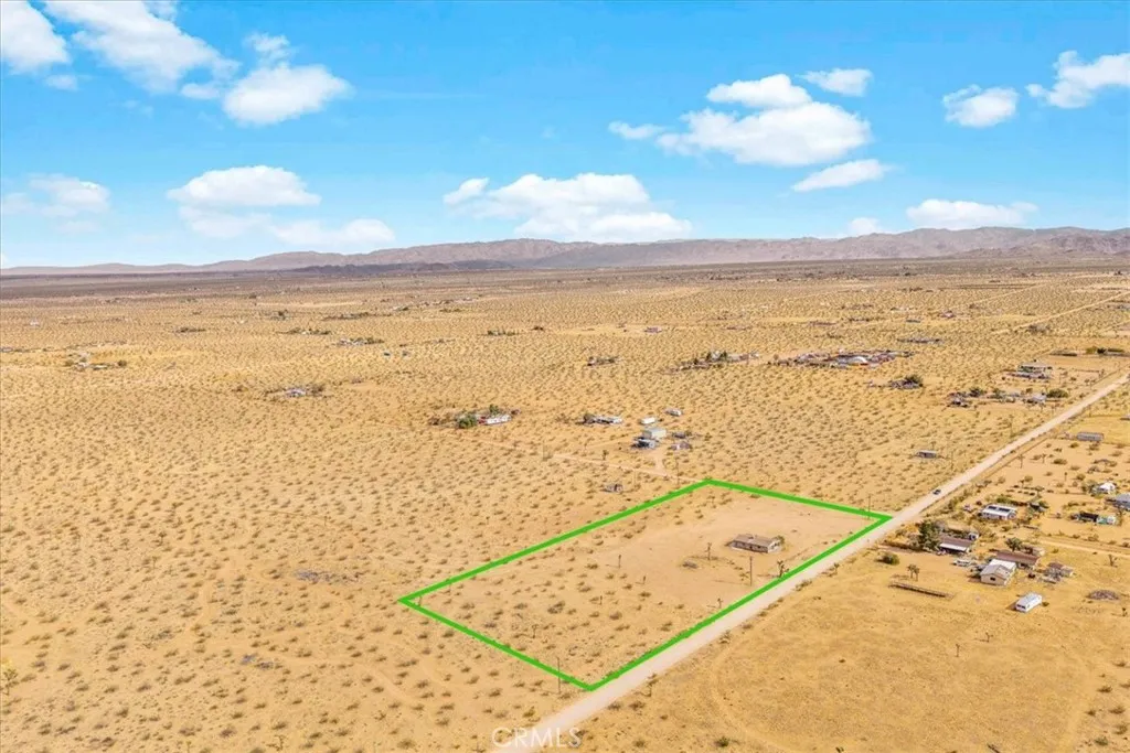 59724 Stearman Road, Landers, California 92285 home-pic-18