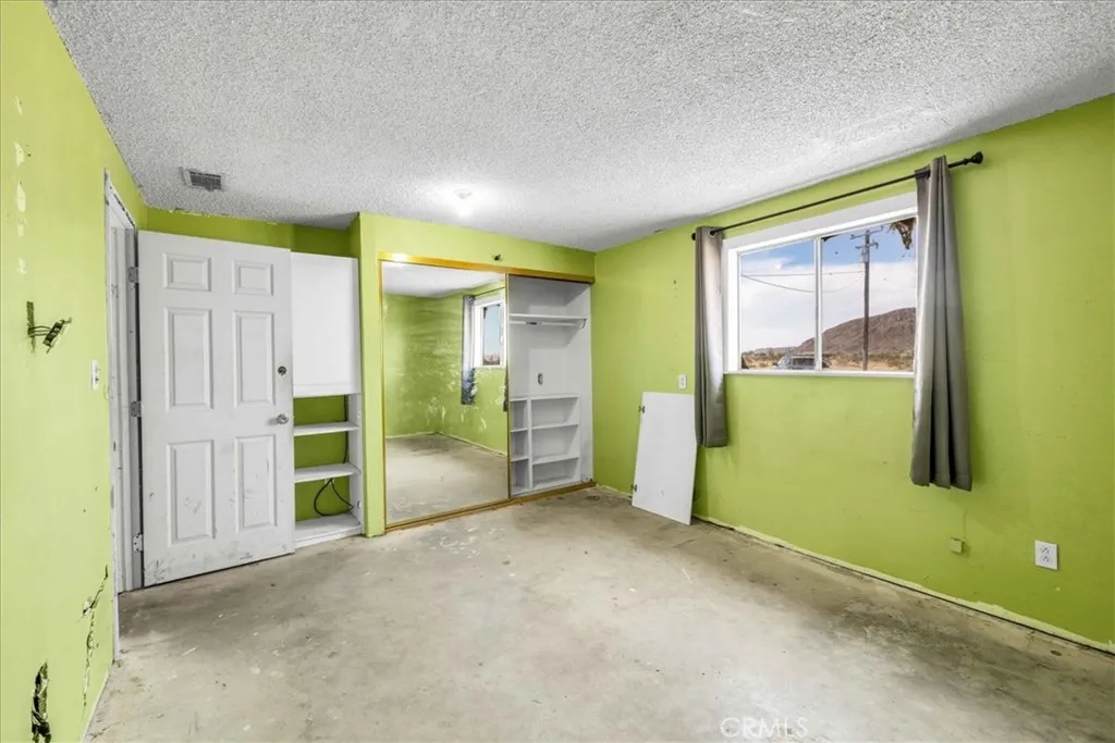 59724 Stearman Road, Landers, California 92285 home-pic-12