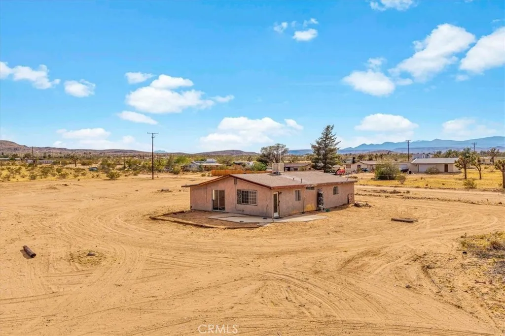59724 Stearman Road, Landers, California 92285 home-pic-32