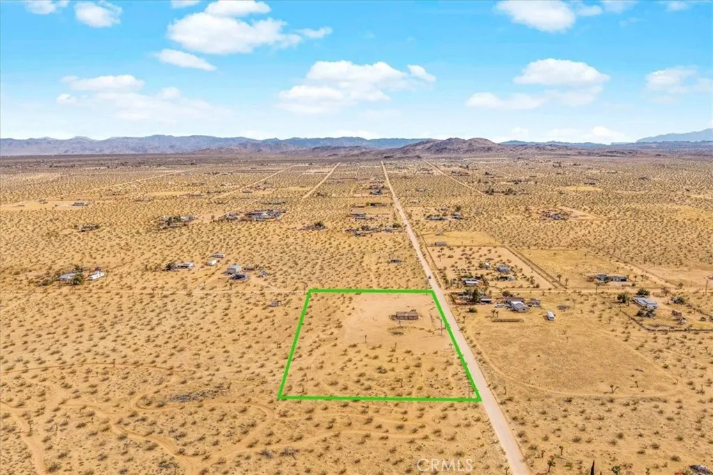 59724 Stearman Road, Landers, California 92285 home-pic-17