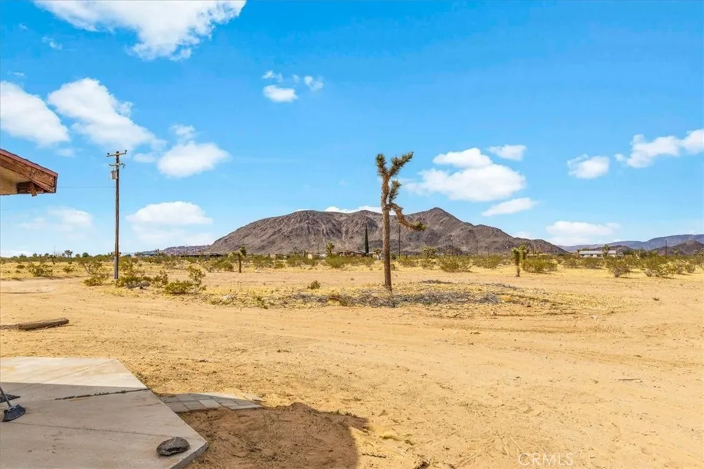 59724 Stearman Road, Landers, California 92285 home-pic-26