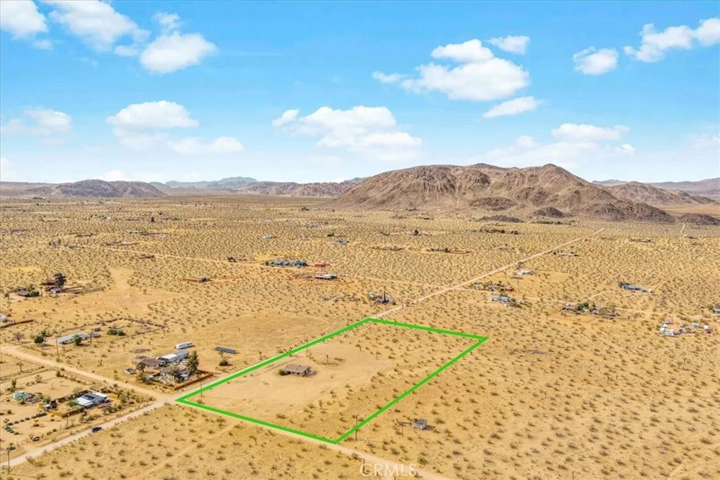 59724 Stearman Road, Landers, California 92285 home-pic-14