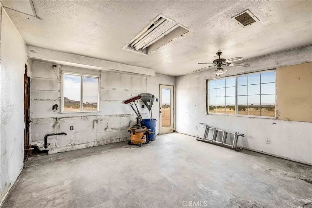 59724 Stearman Road, Landers, California 92285 home-pic-1