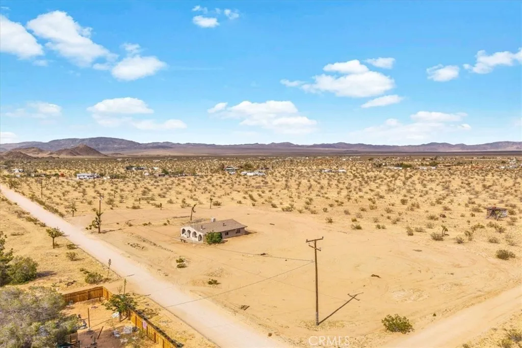 59724 Stearman Road, Landers, California 92285 home-pic-22