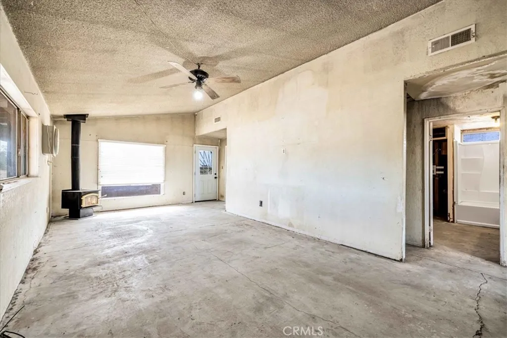 59724 Stearman Road, Landers, California 92285 home-pic-9