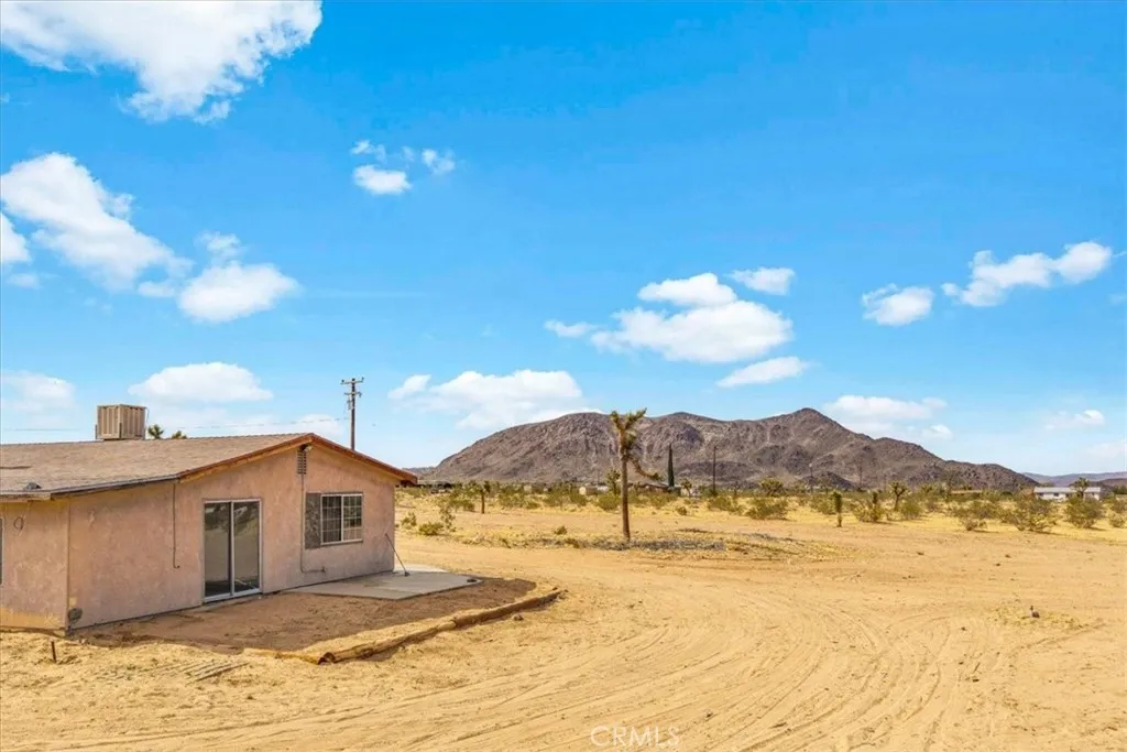 59724 Stearman Road, Landers, California 92285 home-pic-29