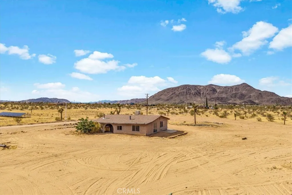 59724 Stearman Road, Landers, California 92285 home-pic-30