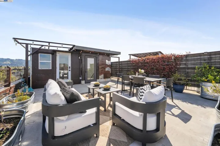 6105 San Pablo Ave 406, Oakland, California 94608
