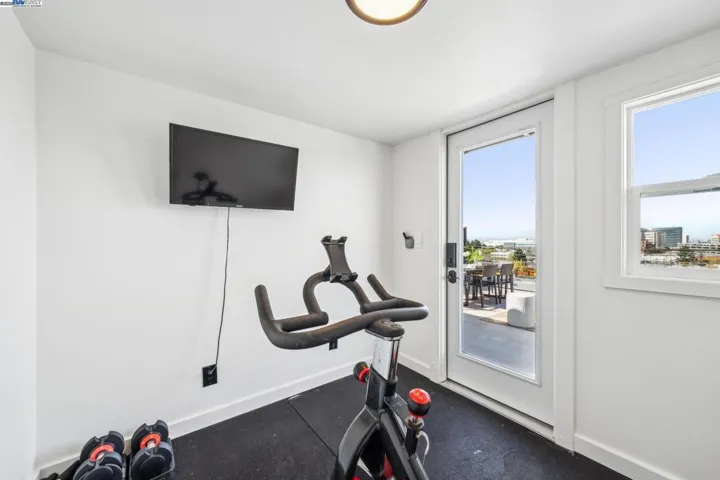 6105 San Pablo Ave 406, Oakland, California 94608