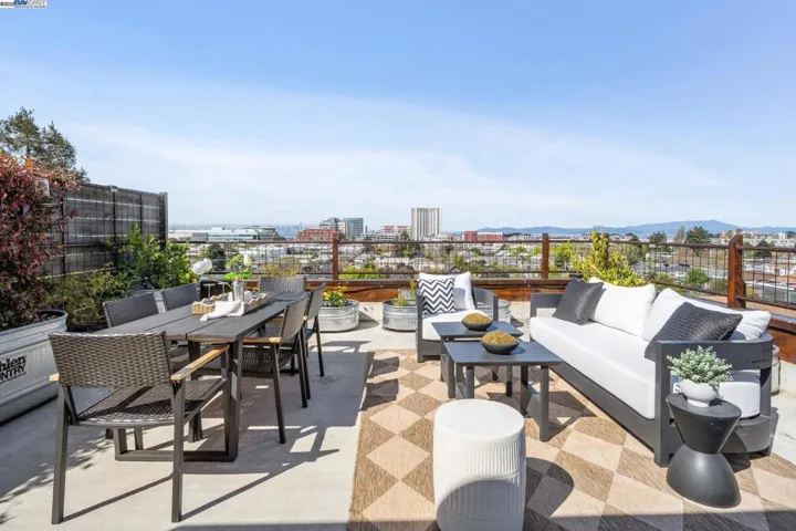 6105 San Pablo Ave 406, Oakland, California 94608