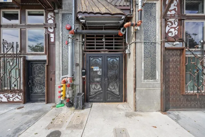 6105 San Pablo Ave 406, Oakland, California 94608
