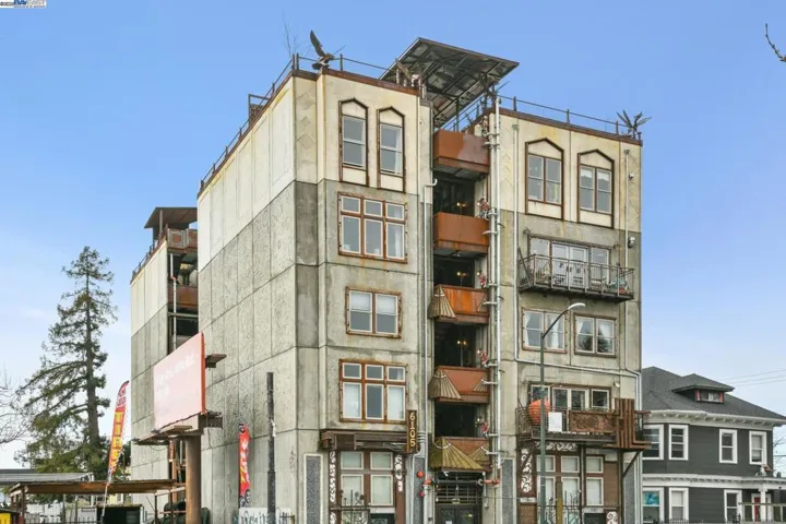 6105 San Pablo Ave 406, Oakland, California 94608