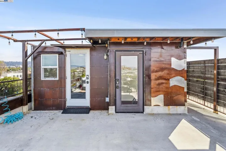 6105 San Pablo Ave 406, Oakland, California 94608