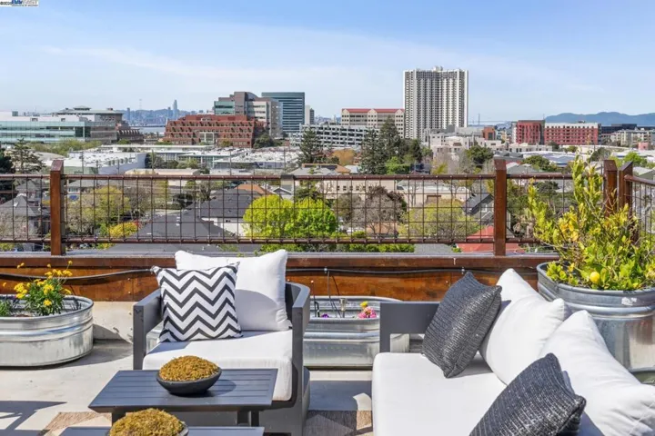 6105 San Pablo Ave 406, Oakland, California 94608