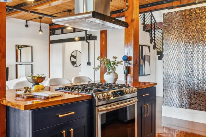 6105 San Pablo Ave 406, Oakland, California 94608