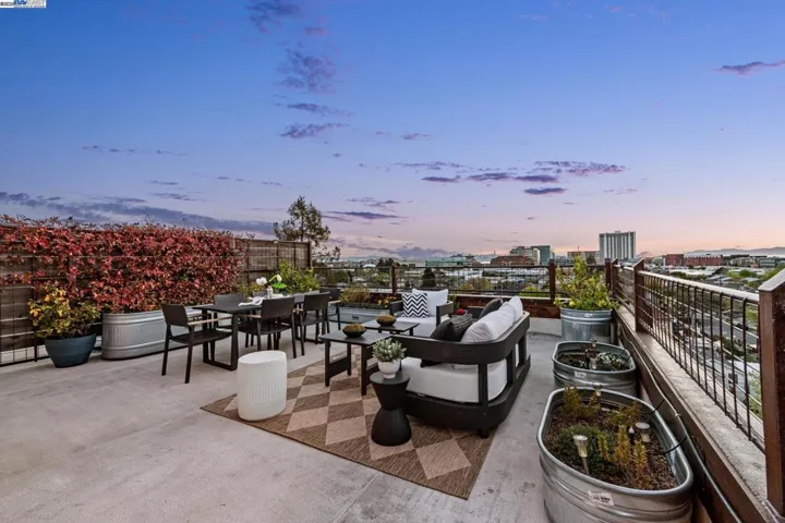 6105 San Pablo Ave 406, Oakland, California 94608