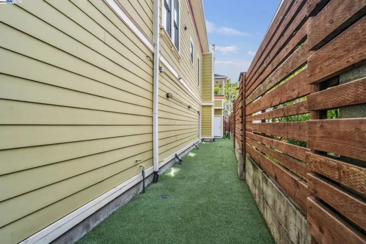 6105 San Pablo Ave 406, Oakland, California 94608