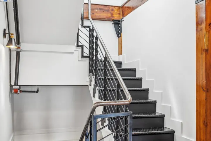 6105 San Pablo Ave 406, Oakland, California 94608