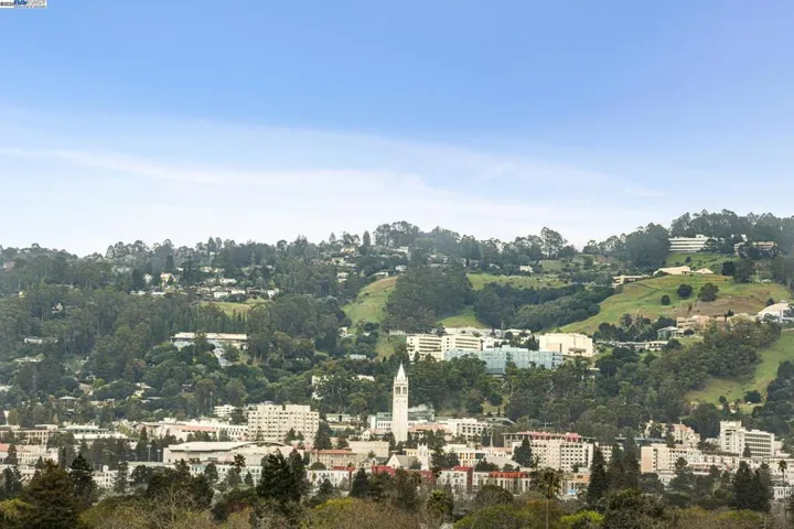 6105 San Pablo Ave 406, Oakland, California 94608