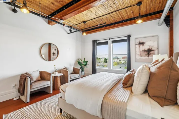 6105 San Pablo Ave 406, Oakland, California 94608