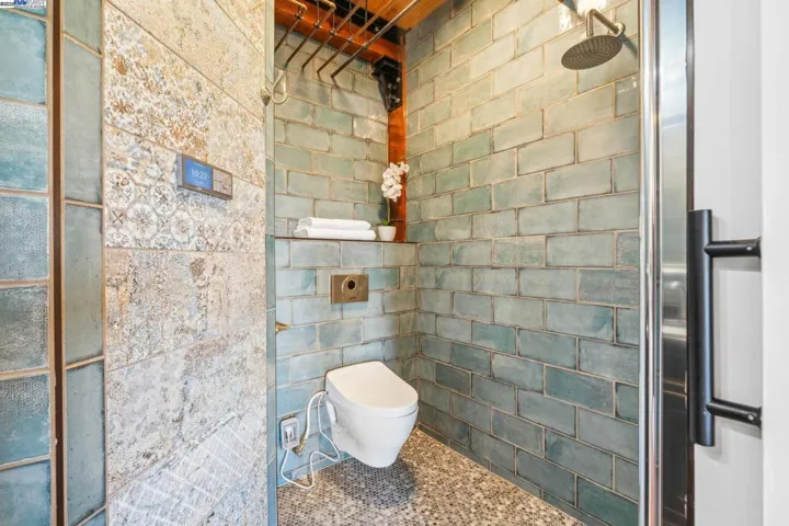 6105 San Pablo Ave 406, Oakland, California 94608