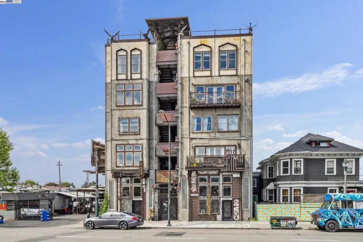 6105 San Pablo Ave 406, Oakland, California 94608