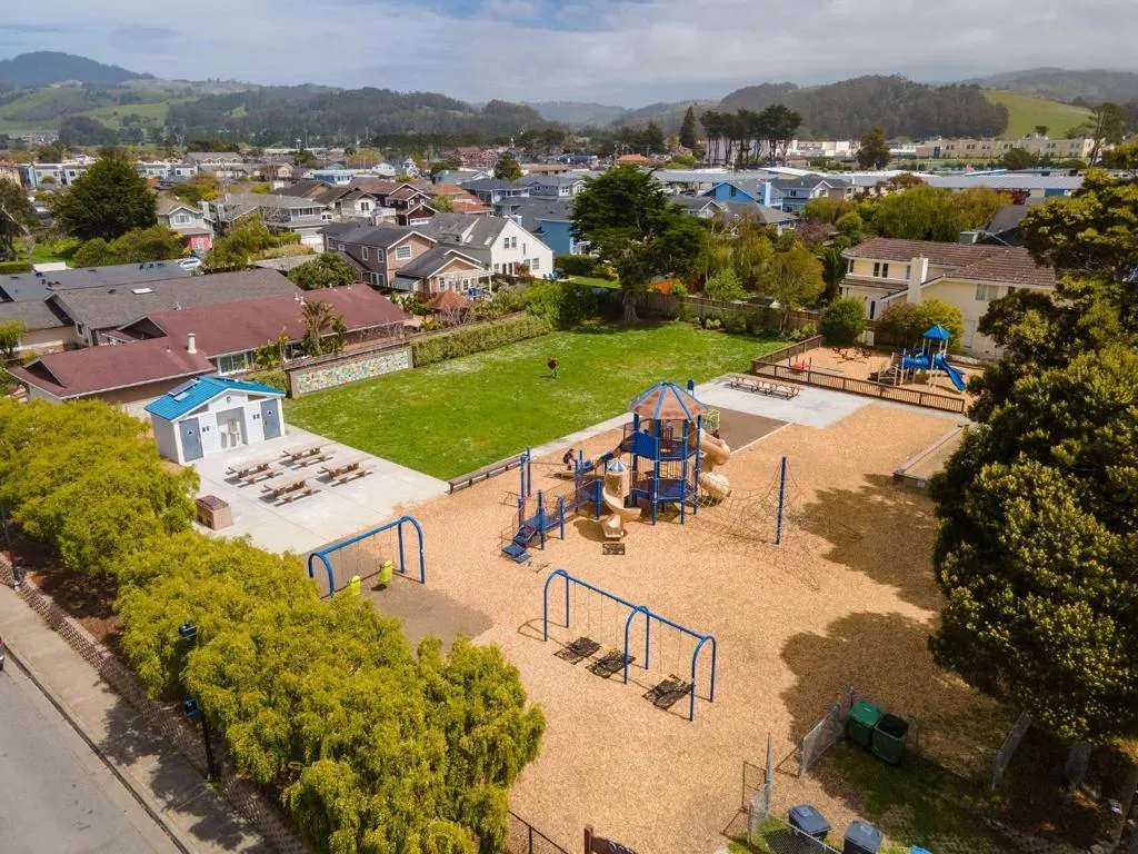 628 Alsace Loraine Avenue, Half Moon Bay, California 94019 home-pic-61