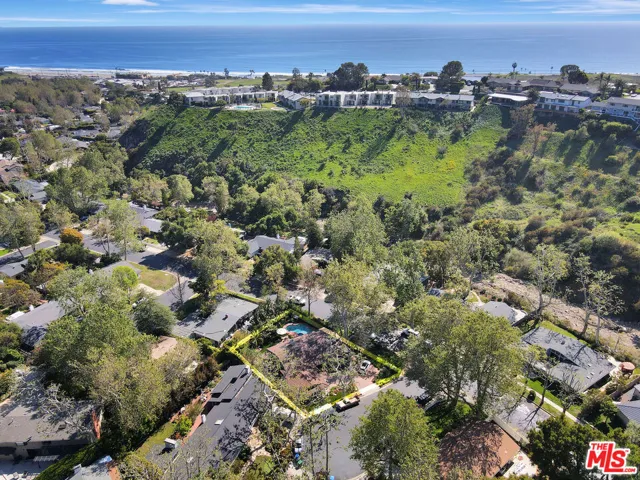 30612 Sicomoro Drive, Malibu, California 90265